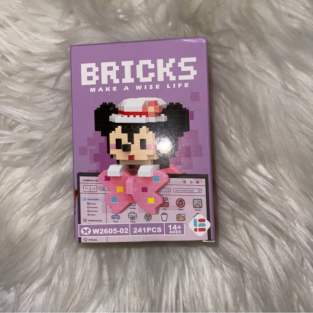 ✨✨5/$10✨✨ Building Block Nano Bricks Cute Cartoon Make A Wise Life Minnie New